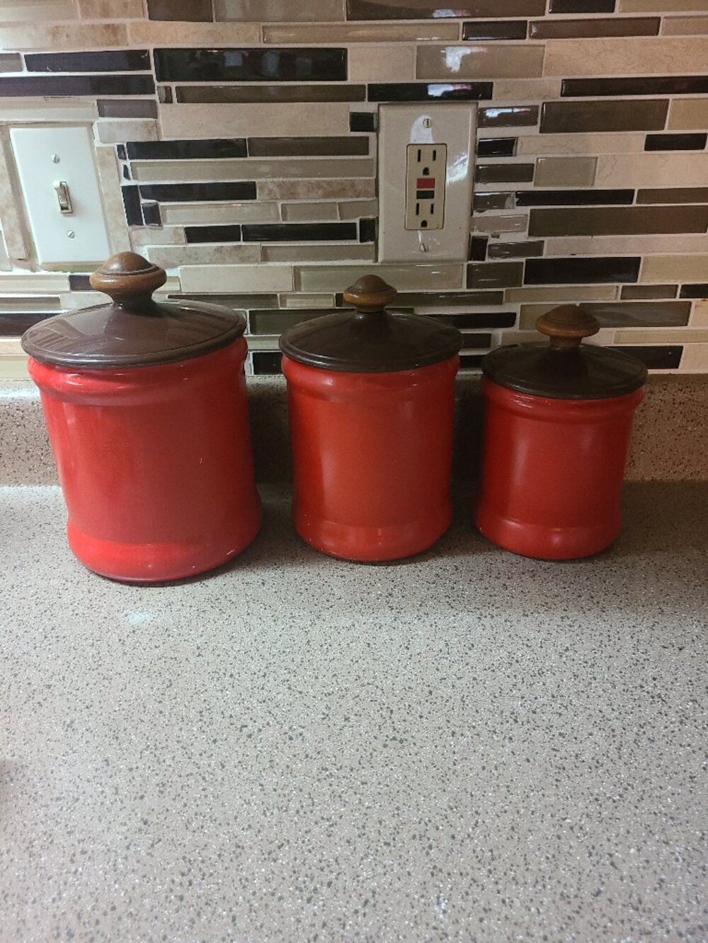 VTG West Bend 3 Aluminum Nesting Canisters & Lids Retro Mid Century Red & Brown